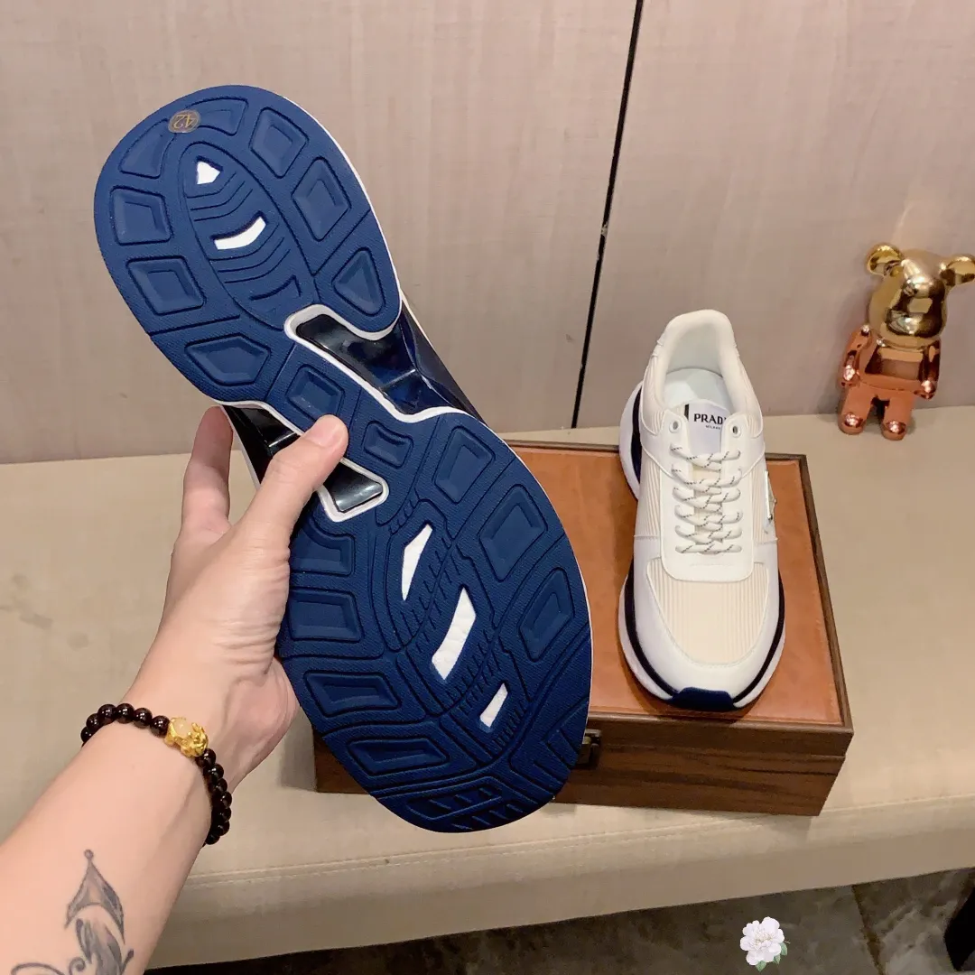 Men's men's shoes💰460💰💰🎩🎩[Lightning][Lightning] "PRADA*" The latest and most popular casual shoes, top brand [seduce] luxury ~ purchasing agency, top ~ quality. [Strong] The upper is made of imported breathable cowhide with material ➕ breathable sheepskin feet (•) and fine workmanship. The original stylish and stylish soft rubber wear-resistant and non-slip outsole is light and comfortable on the feet. The real thing looks better when taken in real life. 004: code: 38-44, 4️⃣ colors